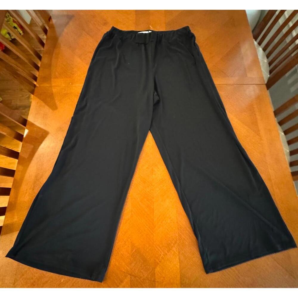 Comfortable Black Wide-Leg Pants - Ideal for Leisure or Work p-1-105